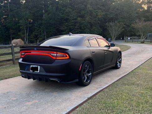 Used 2015 Dodge Charger R/T image 6