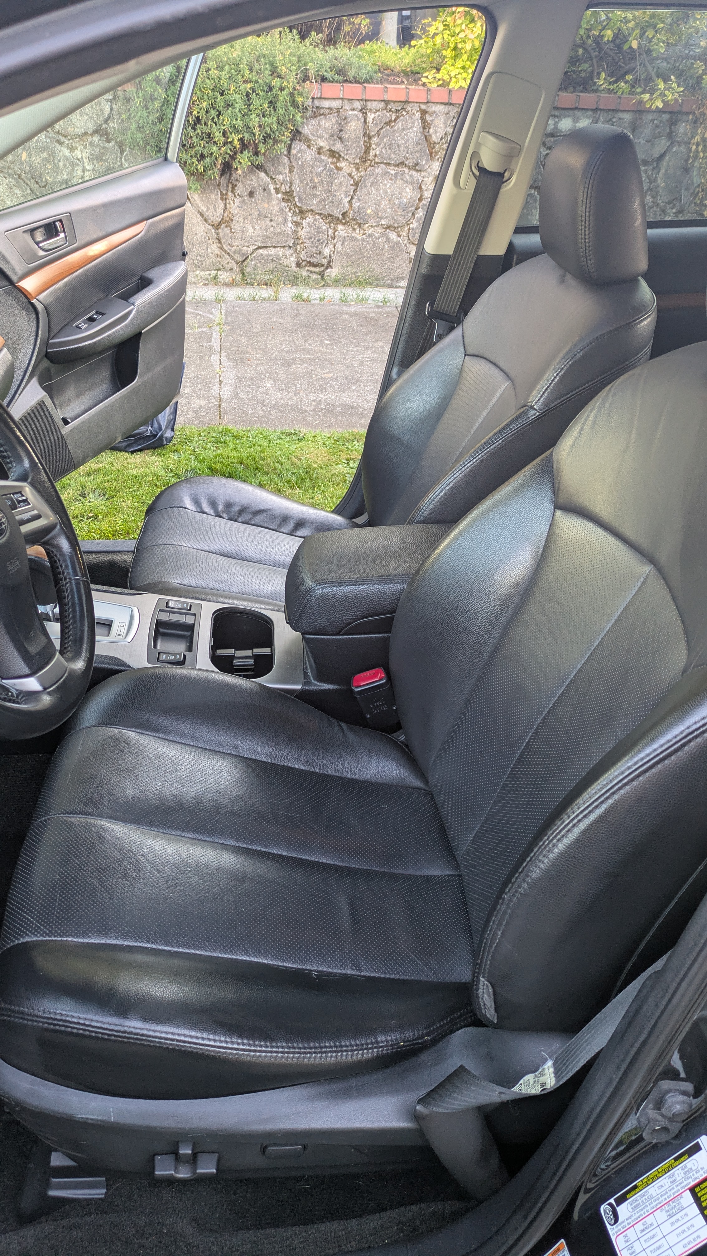 Used 2013 Subaru Outback 2.5i Limited AWD/4WD image 6