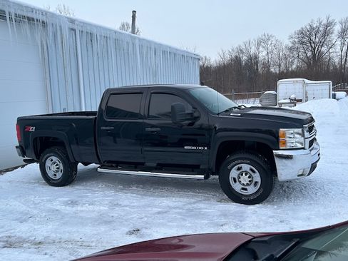 Used 2009 Chevrolet Silverado 2500 LT w/ Exterior Plus Package image 5