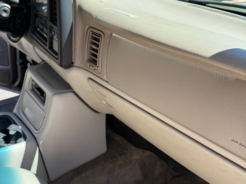 Used 2002 Chevrolet Tahoe LT RWD image 29
