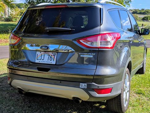 Used 2016 Ford Escape Titanium image 2