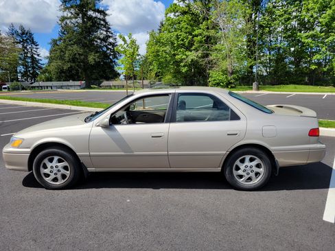 Used 2001 Toyota Camry LE image 5