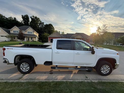 Used 2024 Chevrolet Silverado 3500 LT w/ All Star Edition AWD/4WD image 5