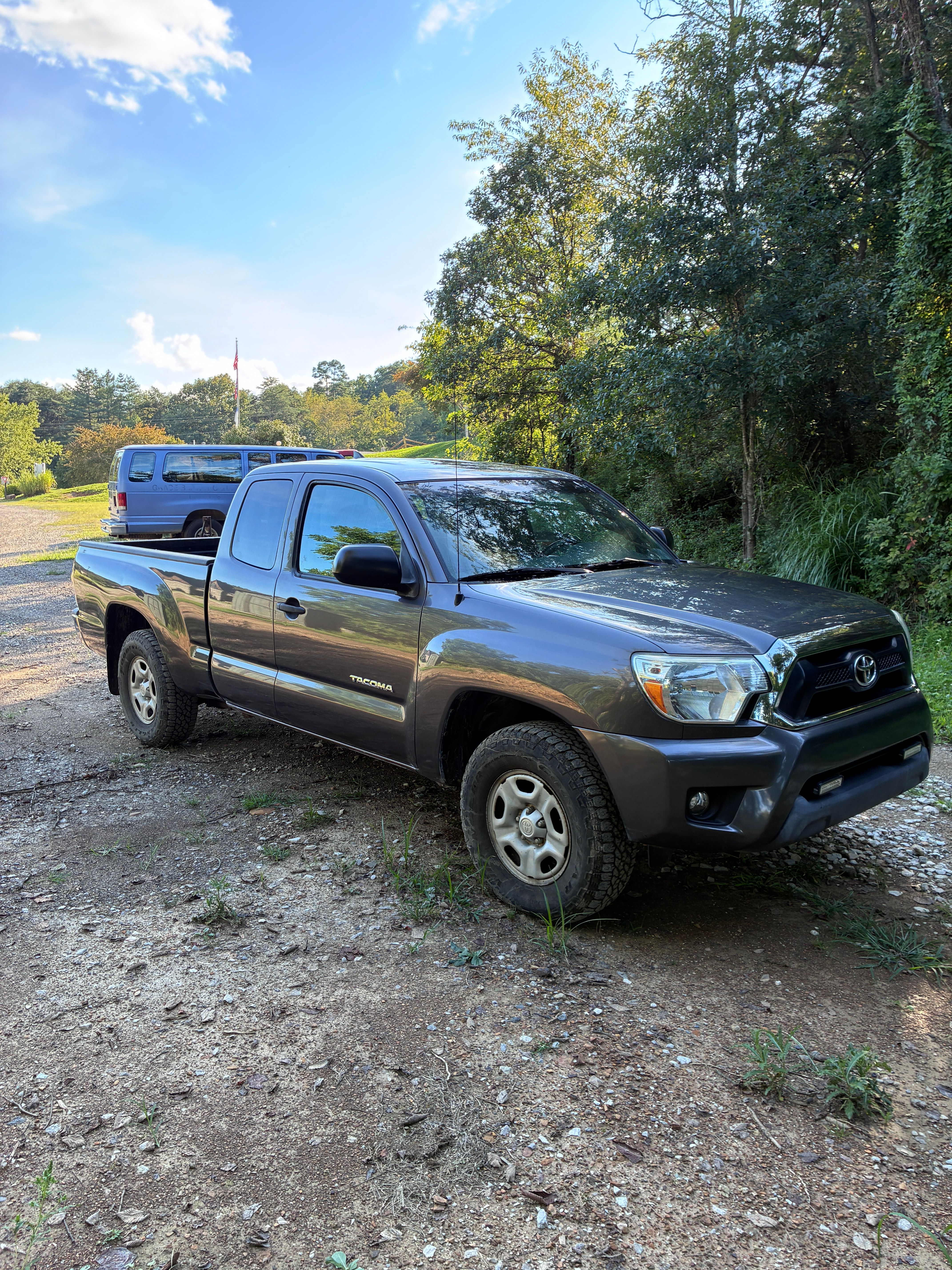 Used 2015 Toyota Tacoma 2WD Access Cab w/ SR5 Package image 4