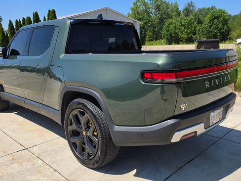 Used 2023 Rivian R1T Adventure AWD/4WD image 2