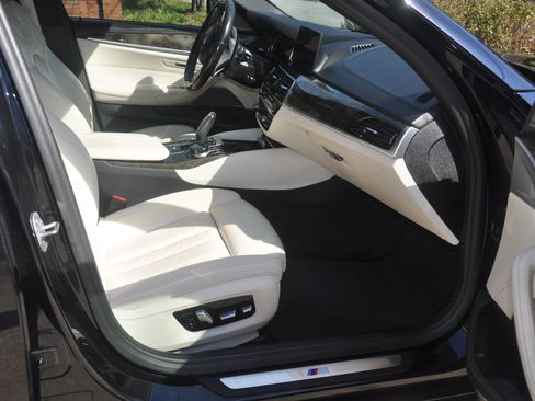 Used 2018 BMW 540i image 9