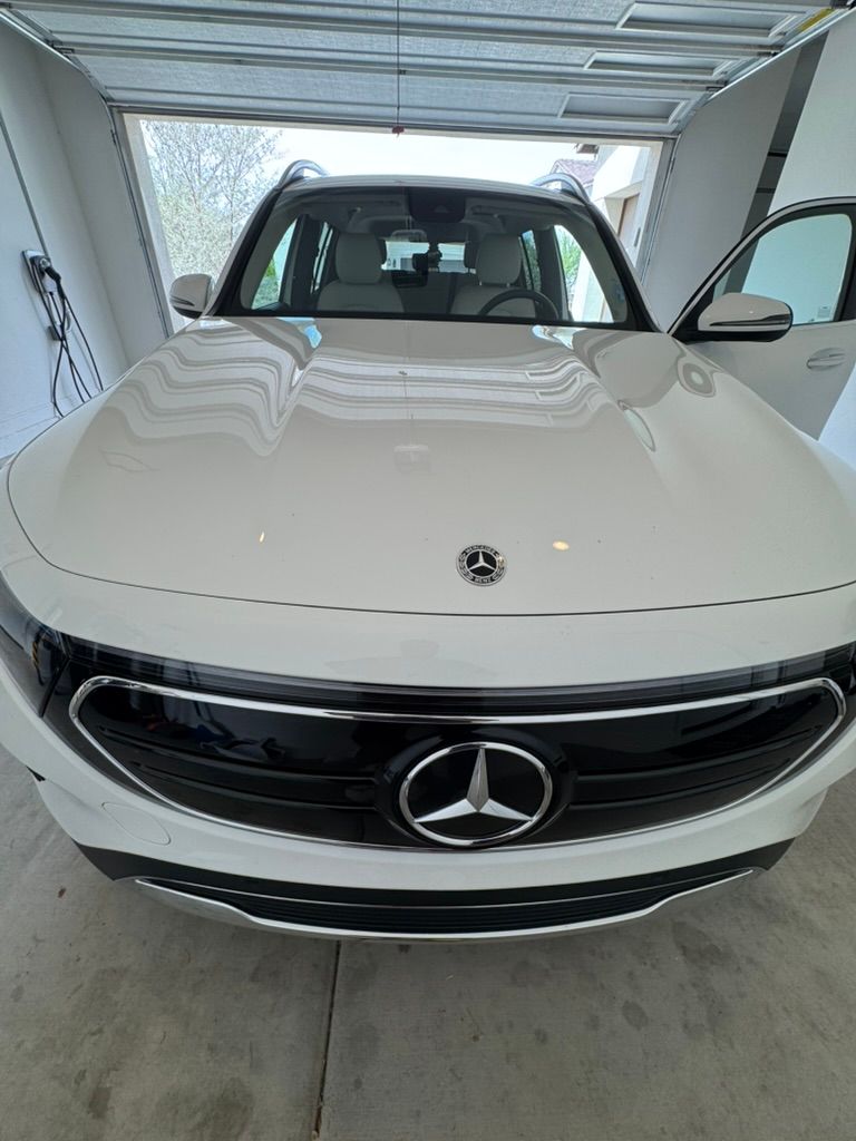 Used 2022 Mercedes-Benz EQB 300 4MATIC image 5