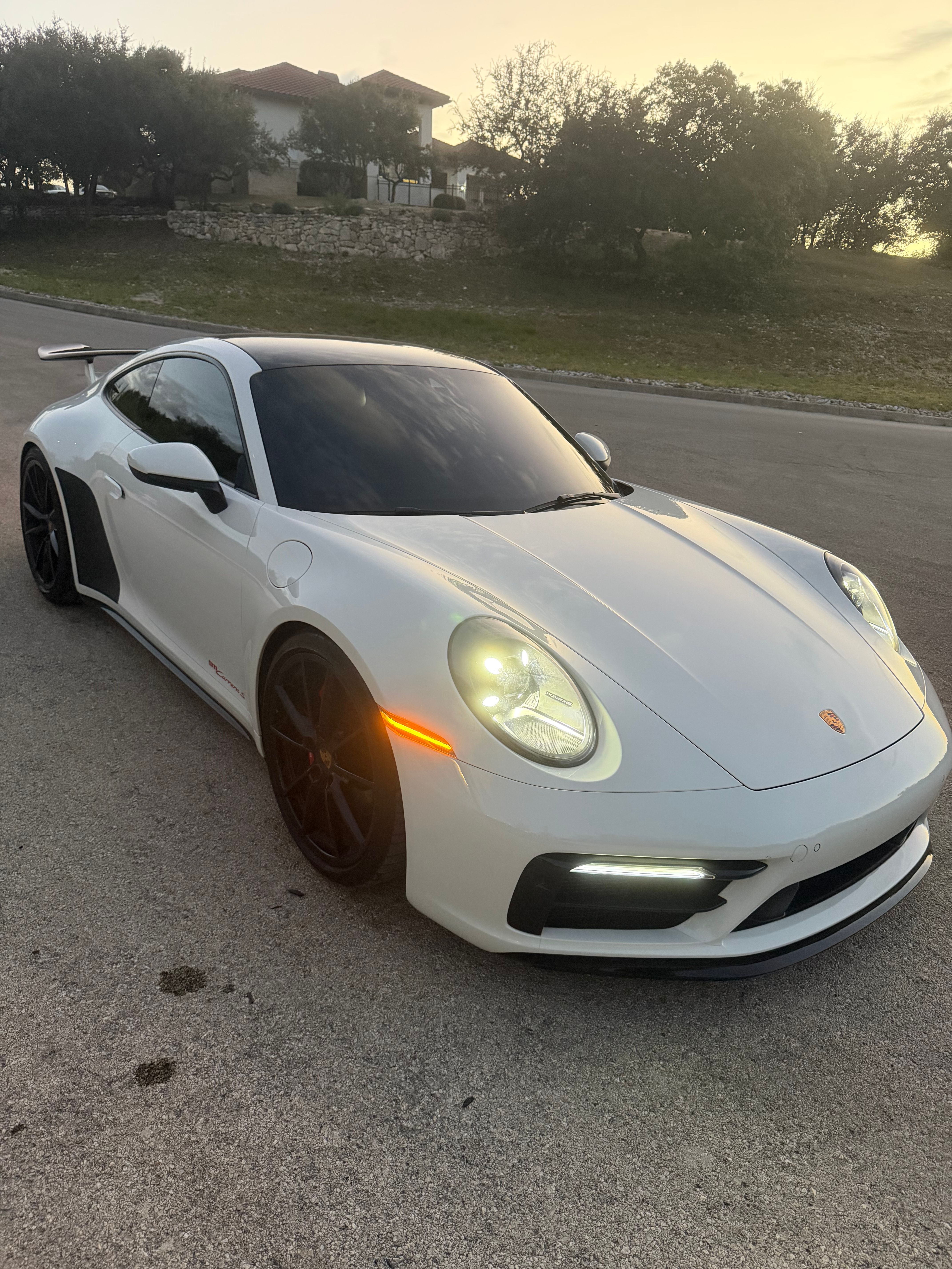 Used 2022 Porsche 911 Carrera S RWD image 2