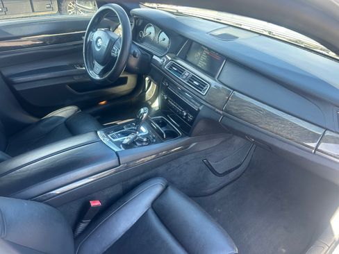 Used 2013 BMW 750Li image 11