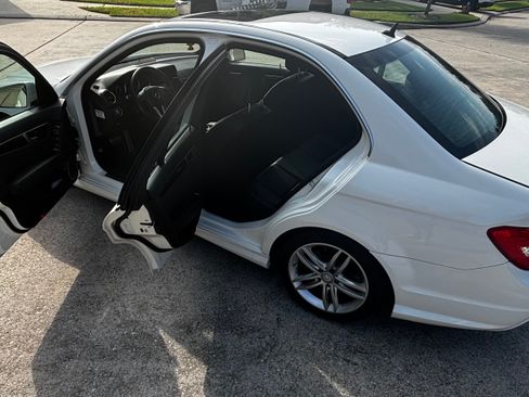 Used 2014 Mercedes-Benz C 250 Sedan image 17