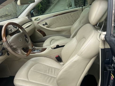 Used 2006 Mercedes-Benz CLK 350 Coupe image 15