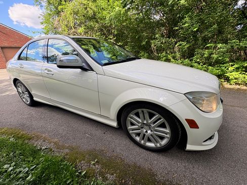 Used 2009 Mercedes-Benz C 300 4MATIC Sedan image 1