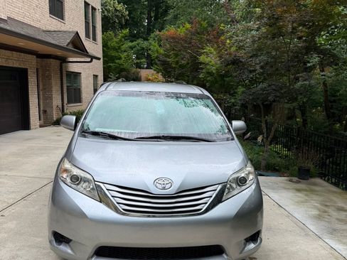 Used 2016 Toyota Sienna LE FWD image 13
