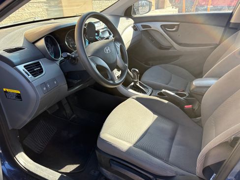 Used 2016 Hyundai Elantra SE image 12