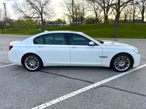Used 2014 BMW 740Li image 9
