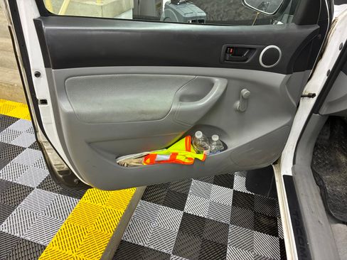 Used 2010 Toyota Tacoma Pickup 2D 6 ft image 8