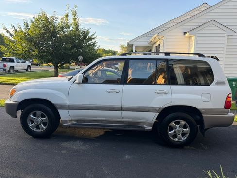 Used 2000 Toyota Land Cruiser AWD/4WD image 1