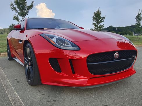 Used 2017 Jaguar F-TYPE Coupe image 4