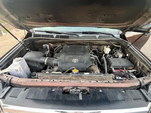 Used 2017 Toyota Tundra SR5 w/ SR5 Upgrade Package RWD image 26