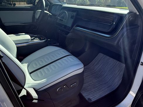 Used 2023 Rivian R1S Adventure image 15