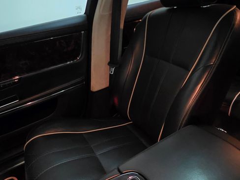 Used 2011 Jaguar XJ L RWD image 8