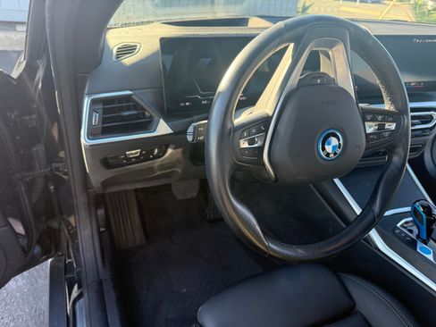 Used 2023 BMW i4 eDrive35 image 11