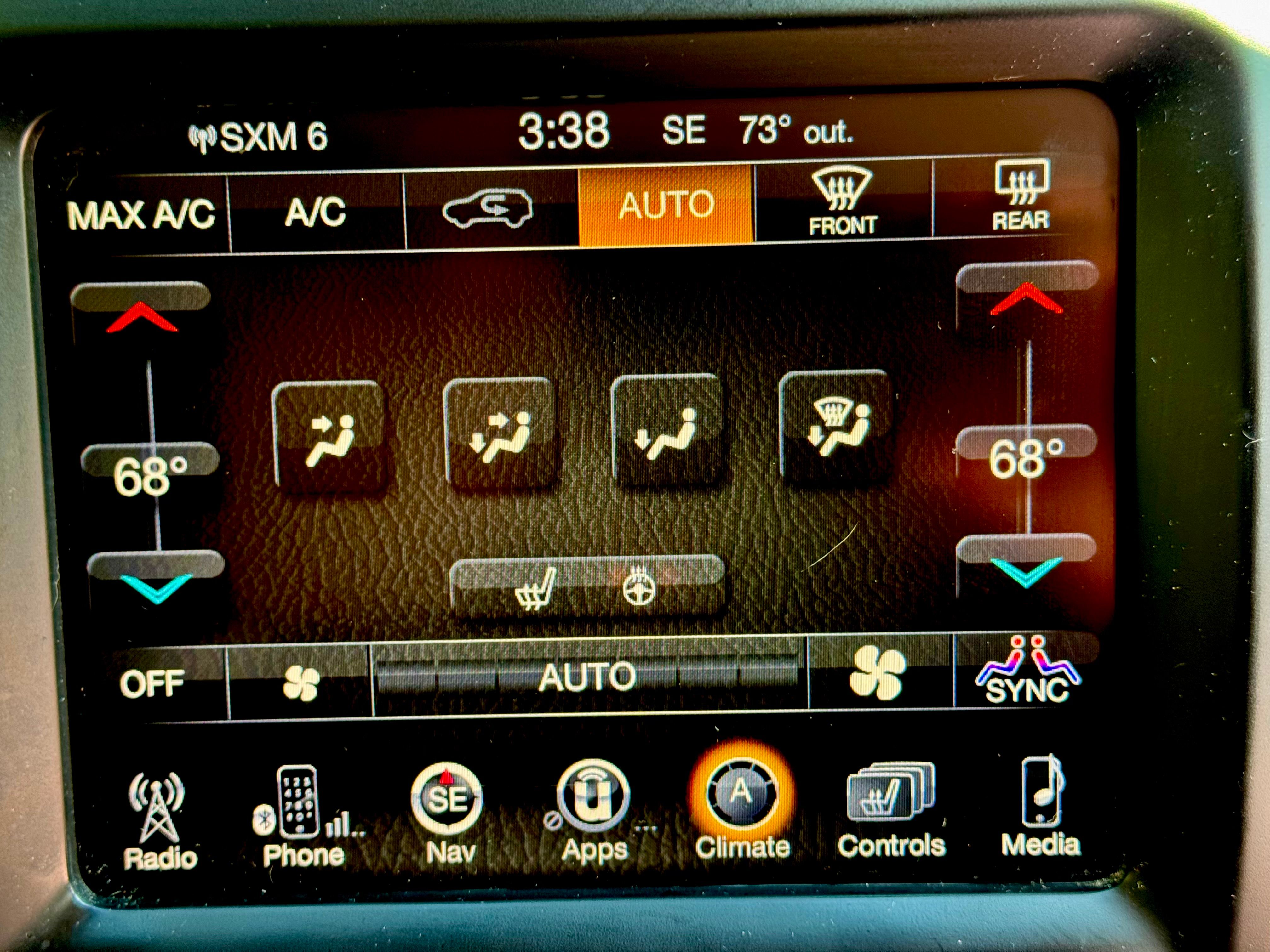 Used 2014 Jeep Cherokee Latitude w/ Comfort/Convenience Group AWD/4WD image 15