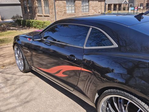 Used 2011 Chevrolet Camaro LT image 11