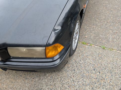 Used 1999 BMW 323i Convertible image 5