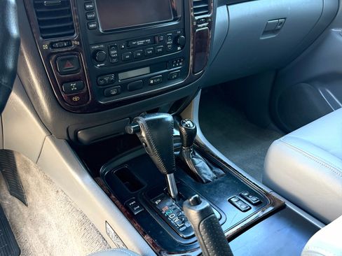 Used 2002 Toyota Land Cruiser AWD/4WD image 19
