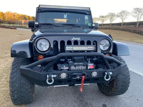 Used 2011 Jeep Wrangler Unlimited Sahara w/ Dual Top Group AWD/4WD image 5
