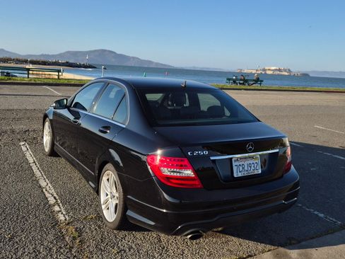 Used 2014 Mercedes-Benz C 250 Sedan image 15