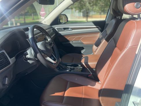 Used 2022 Volkswagen Atlas SE w/ Panoramic Sunroof Package image 16