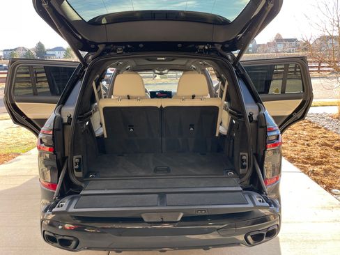 Used 2025 BMW X7 M60i w/ Climate Comfort Package image 2