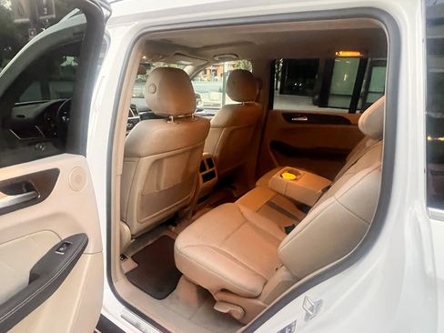 Used 2015 Mercedes-Benz GL 450 4MATIC image 4