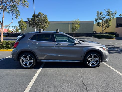 Used 2017 Mercedes-Benz GLA 250 4MATIC image 2