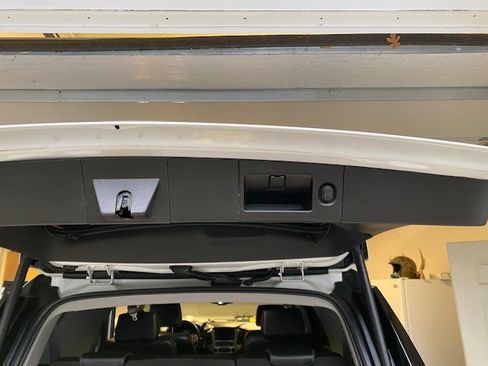 Used 2016 GMC Yukon Denali w/ Open Road Package image 15