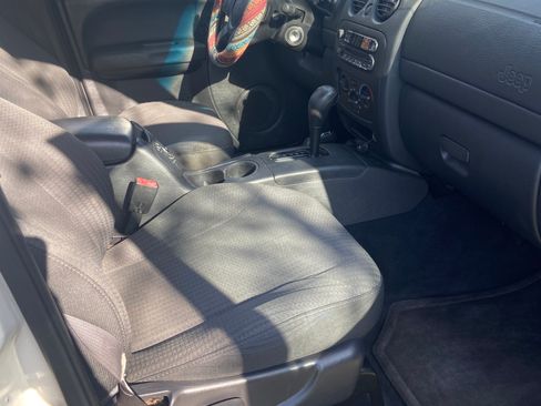 Used 2003 Jeep Liberty Sport image 11