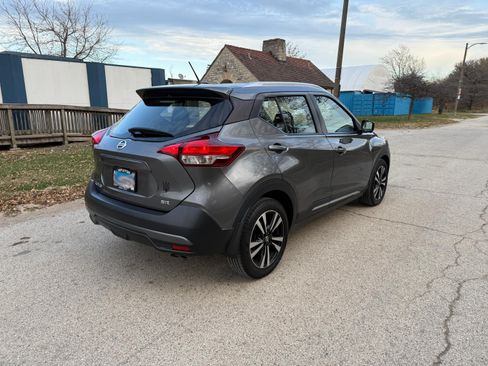 Used 2019 Nissan Kicks SR w/ SR Premium Package image 6