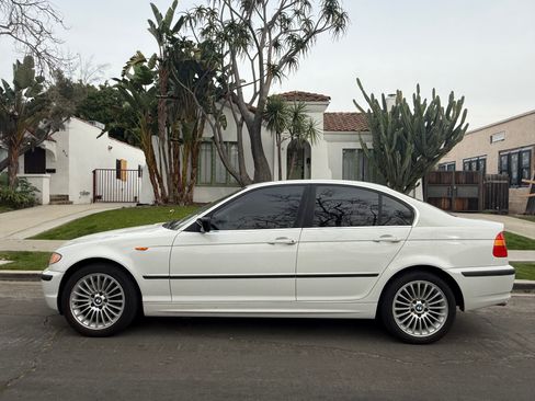 Used 2003 BMW 330xi Sedan image 4