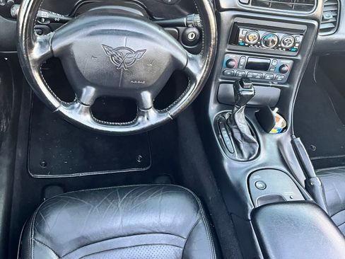 Used 2000 Chevrolet Corvette Convertible w/ Performance Handling Pkg image 17