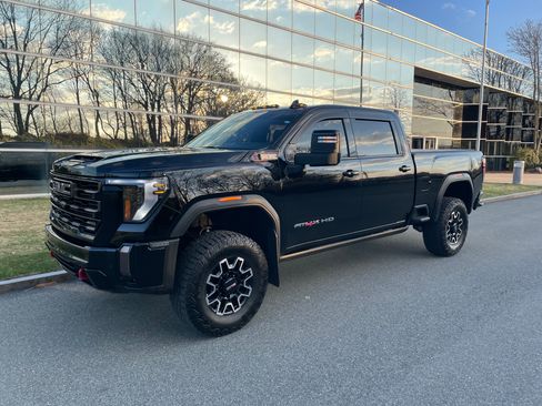 Used 2024 GMC Sierra 2500 AT4X w/ Snow Plow Prep/Camper Package AWD/4WD image 4