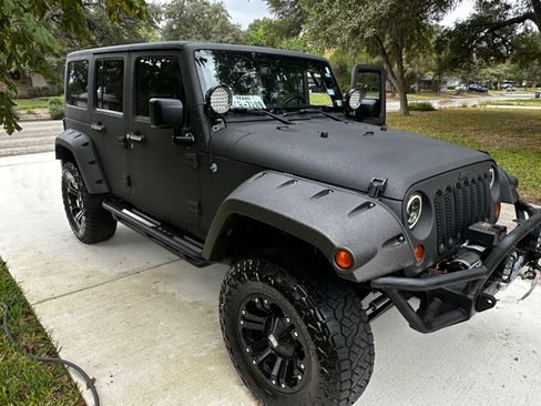 Used 2013 Jeep Wrangler Unlimited Sport image 17