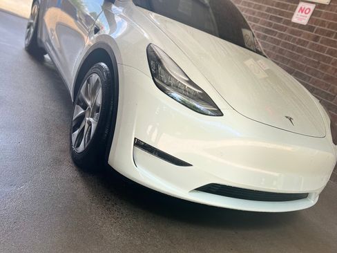 Used 2023 Tesla Model Y Long Range AWD/4WD image 11