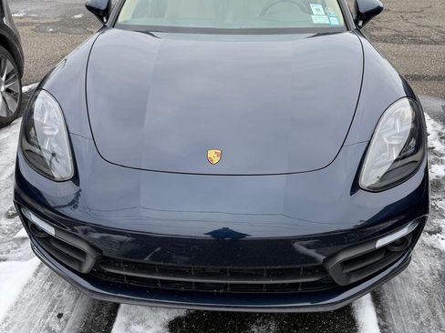 Used 2023 Porsche Panamera image 1