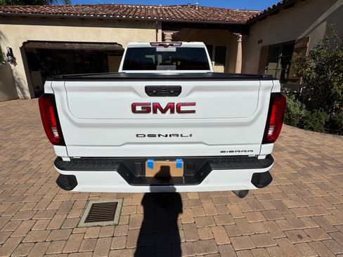 Used 2022 GMC Sierra 2500 Denali w/ Denali Ultimate Package image 6