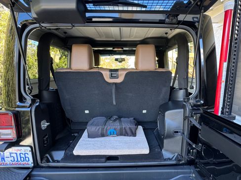 Used 2013 Jeep Wrangler Sahara image 11