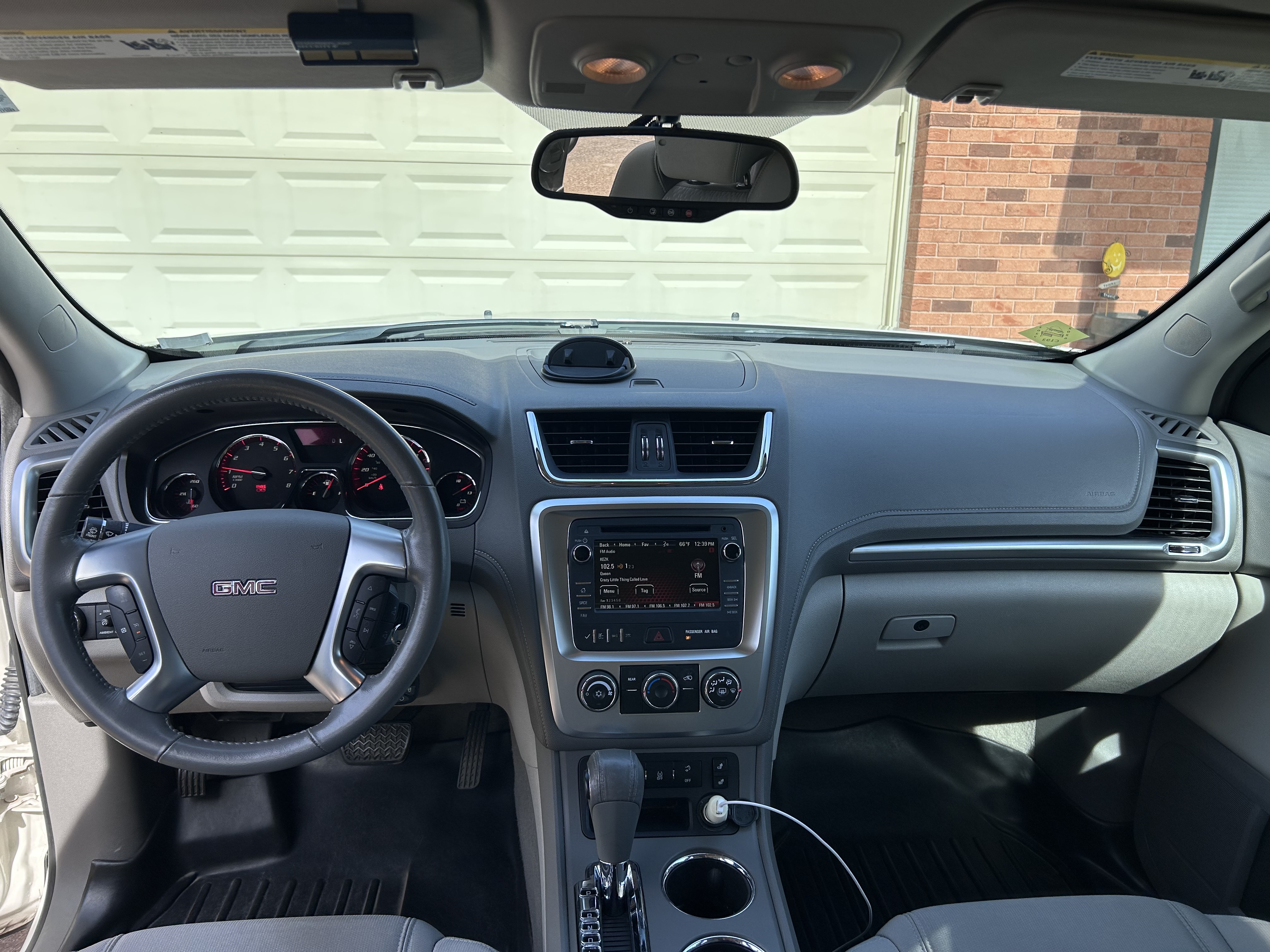 Used 2014 GMC Acadia SLE FWD image 8