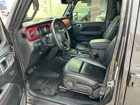 Used 2021 Jeep Wrangler Unlimited Rubicon w/ Xtreme Recon 35" Tire Package image 19