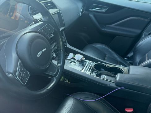 Used 2017 Jaguar F-PACE Prestige AWD/4WD image 2